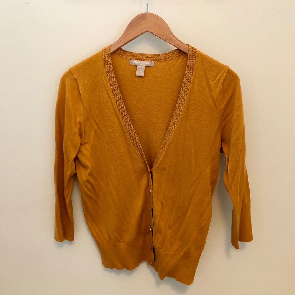 Dark mustard cardigan-M. **Banana Republic**